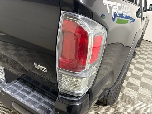 Used 2023 Toyota Tacoma TRD Off-Road w/ TRD Premium Off Road Package AWD/4WD image 36