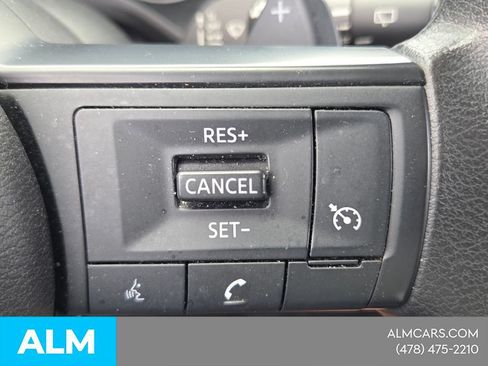 Used 2024 Nissan Rogue S FWD image 23