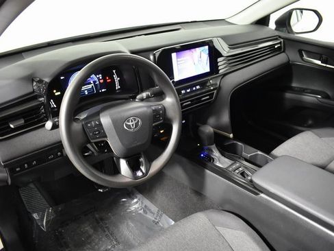 Used 2025 Toyota Camry LE image 12
