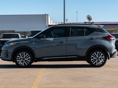Certified 2024 Nissan Kicks SR w/ SR Premium Package image 5