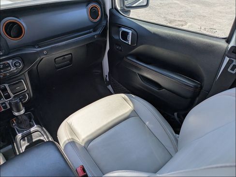 Used 2021 Jeep Gladiator Mojave w/ Uconnect 4C Nav & Sound Group AWD/4WD image 16
