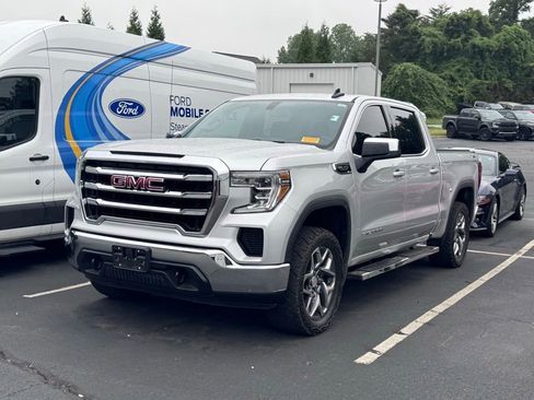 Used 2020 GMC Sierra 1500 SLE w/ SLE Value Package AWD/4WD image 2