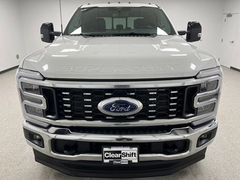 Used 2025 Ford F350 Lariat AWD/4WD image 3