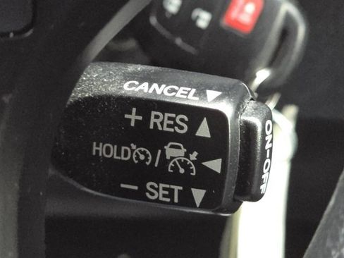 Used 2023 Toyota Tacoma SR image 15