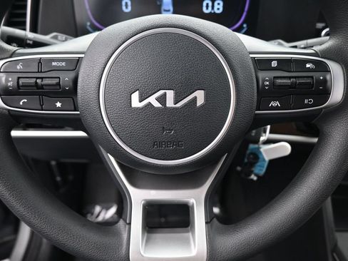 Used 2024 Kia Sportage LX AWD/4WD image 31