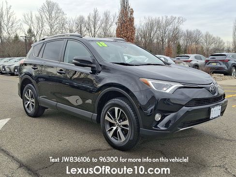 Used 2018 Toyota RAV4 XLE image 1