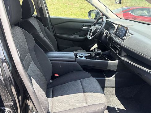 Certified 2024 Nissan Rogue SV AWD/4WD image 19