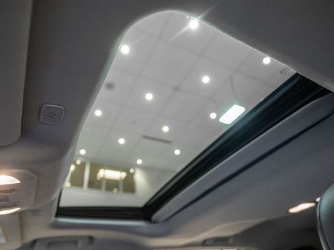 Certified 2024 Toyota Highlander XLE image 20