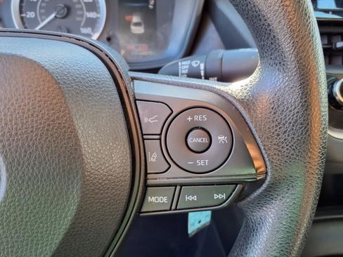 Used 2020 Toyota Corolla LE image 14