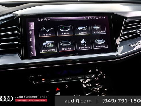 Used 2024 Audi Q4 e-tron Premium Plus image 21