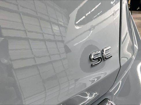 Used 2025 Volkswagen Jetta SE w/ Black Wheel Package image 10