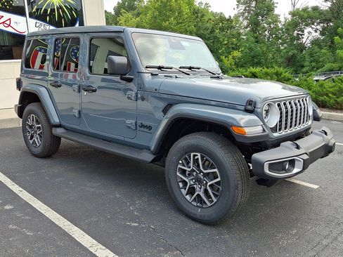 New 2026 Jeep Wrangler Unlimited Sahara AWD/4WD image 2