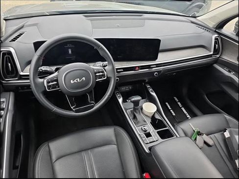 Certified 2024 Kia Sorento X-Line EX AWD/4WD image 9