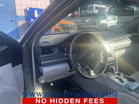 Used 2013 Toyota Camry XLE w/ Convenience Pkg FWD image 2
