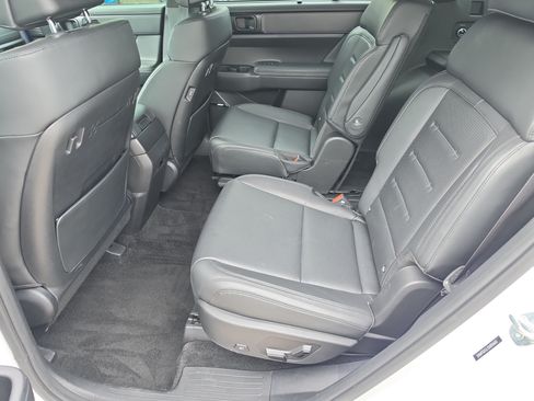 Used 2025 Hyundai Santa Fe Calligraphy AWD/4WD image 17