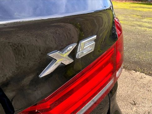 Used 2016 BMW X5 xDrive40e image 11