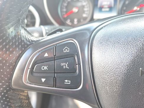 Used 2019 Mercedes-Benz GLC 350e 4MATIC image 21