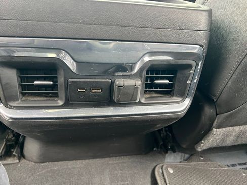 Used 2022 GMC Sierra 1500 SLT w/ SLT Convenience Package image 32