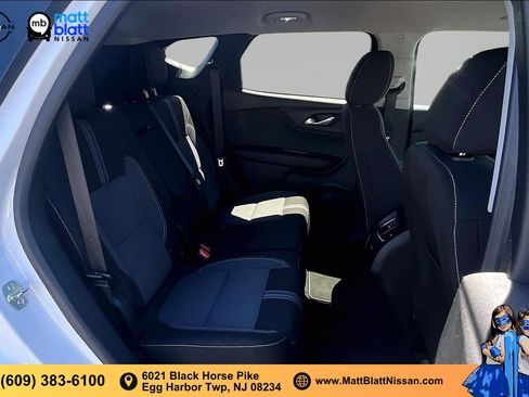 Used 2025 Chevrolet Blazer LT AWD/4WD image 23