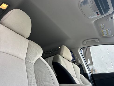 Used 2023 Subaru Ascent Premium w/ Convenience Package AWD/4WD image 18