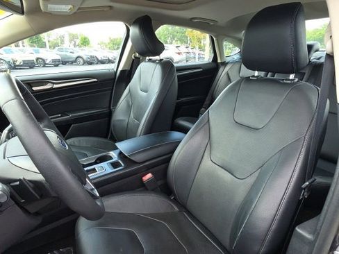 Used 2019 Ford Fusion Titanium AWD/4WD image 6
