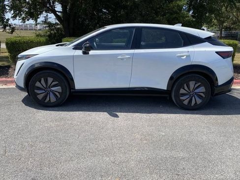Used 2024 Nissan Ariya AWD image 2