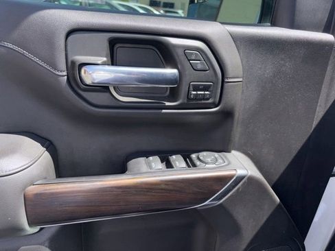 Used 2020 GMC Sierra 1500 SLT RWD image 11