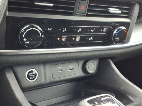 Used 2023 Nissan Rogue S image 14