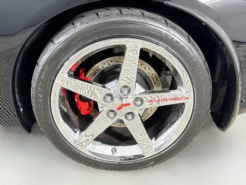 Used 2006 Chevrolet Corvette Coupe w/ Preferred Equipment Group RWD image 26
