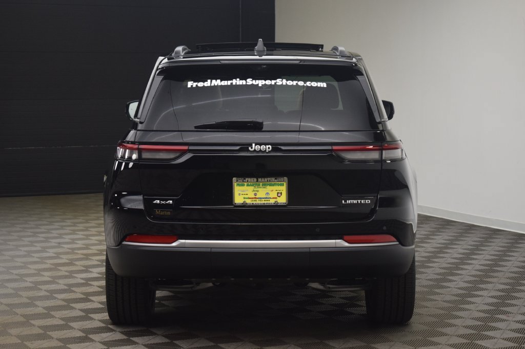 New 2027 Jeep Grand Cherokee Limited AWD/4WD image 16