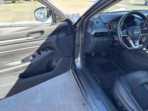 Used 2023 Nissan Altima 2.5 SR image 13