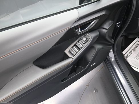 Used 2024 Subaru Crosstrek 2.5i Limited AWD/4WD image 15