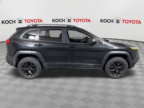Used 2016 Jeep Cherokee Trailhawk w/ Leather Interior Group image 9