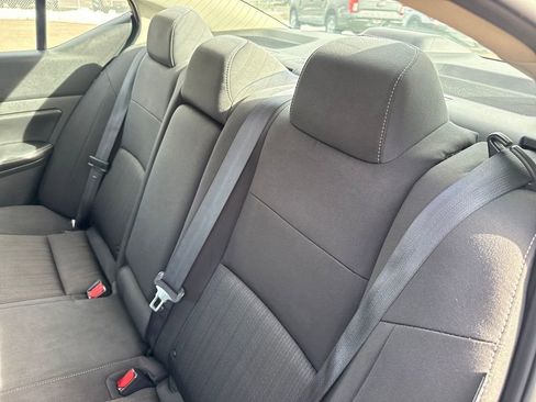 Used 2024 Nissan Altima 2.5 SV FWD image 19