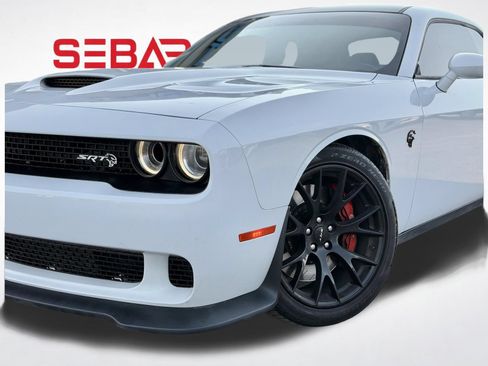Used 2020 Dodge Challenger SRT Hellcat w/ Plus Package RWD image 3