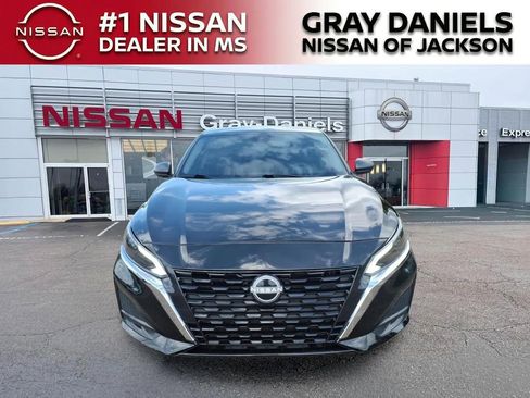 Used 2024 Nissan Altima 2.5 S FWD image 2