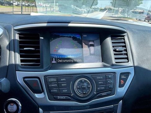 Used 2017 Nissan Pathfinder SL w/ SL Tech Package FWD image 19
