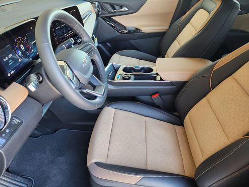 New 2026 Chevrolet Equinox ACTIV w/ Convenience Package III image 9