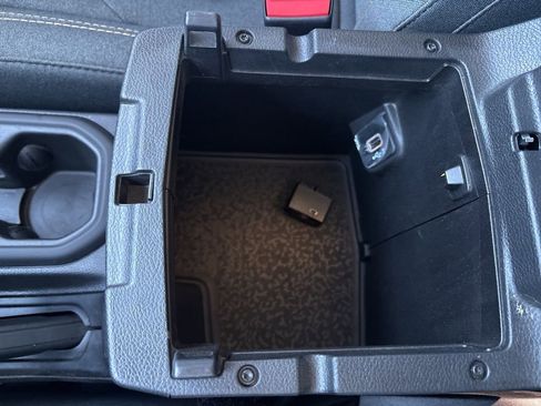 Used 2024 Jeep Wrangler Sport S image 33