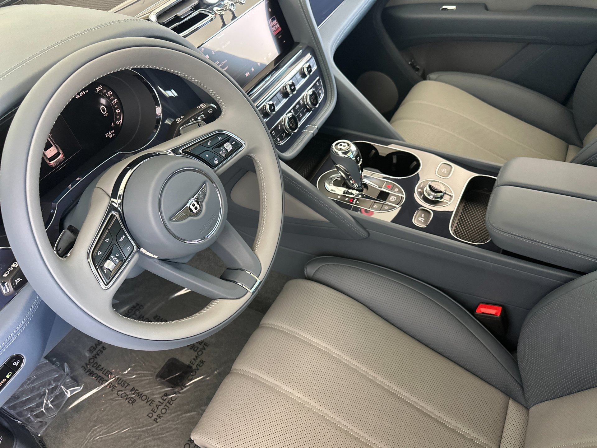 Used 2026 Bentley Bentayga Extended Wheelbase AWD/4WD image 13