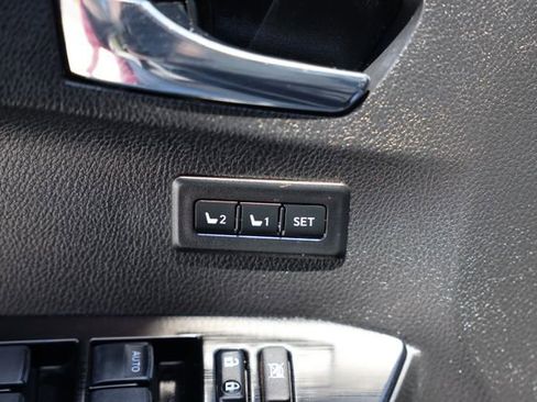Used 2017 Toyota RAV4 Limited AWD/4WD image 15