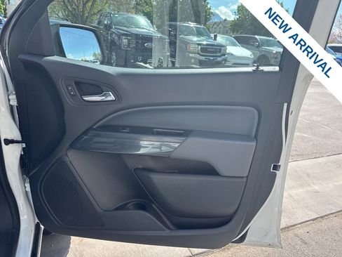 Used 2022 Chevrolet Colorado Z71 AWD/4WD image 10
