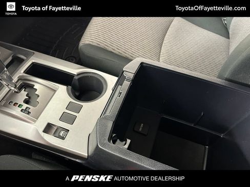 Used 2020 Toyota 4Runner SR5 AWD/4WD image 34