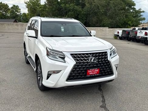 Used 2022 Lexus GX 460 Luxury w/ Off Road Package AWD/4WD image 11