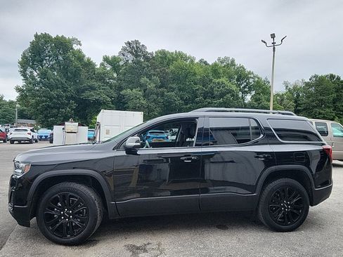 Used 2023 GMC Acadia SLE w/ Driver Convenience Package FWD image 2
