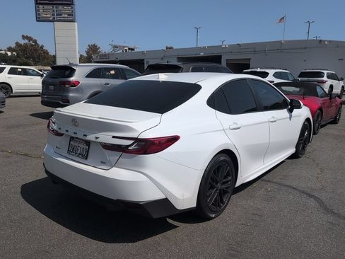Certified 2025 Toyota Camry SE FWD image 7