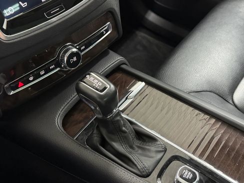 Used 2019 Volvo XC90 T6 Momentum w/ Advanced Package image 30