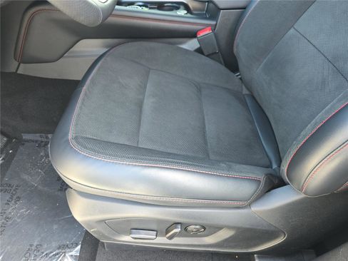 Used 2025 Ford Explorer ST RWD image 17