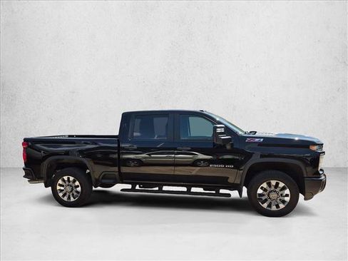 Used 2024 Chevrolet Silverado 2500 Custom w/ Custom Value Package AWD/4WD image 4