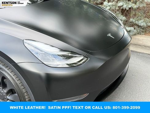 Used 2023 Tesla Model Y Performance image 14
